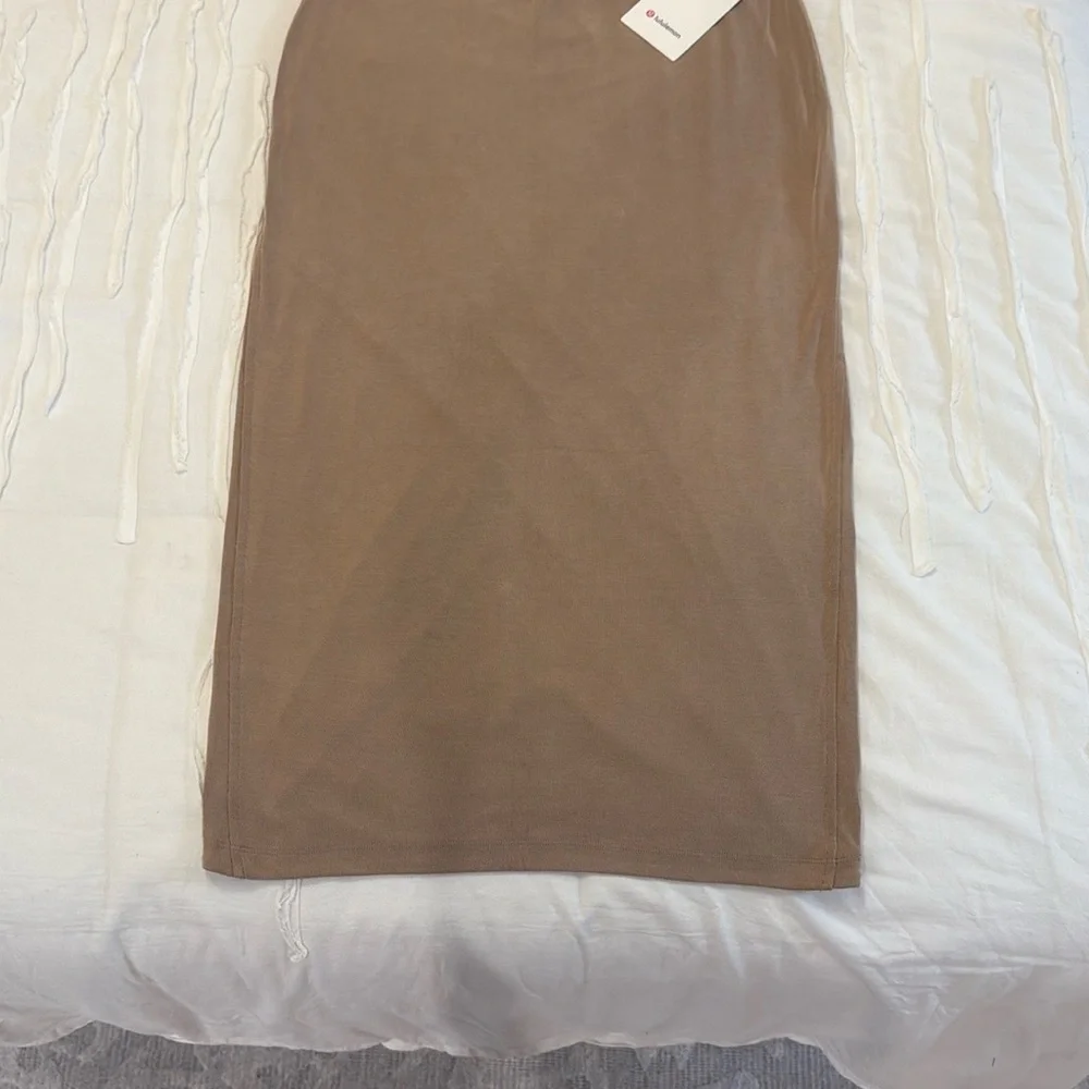 Lululemon Athletica Tan Softstreme Column Midi Skirt - Picture 3 of 4